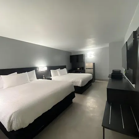 Days Inn & Suites By Wyndham Texas City